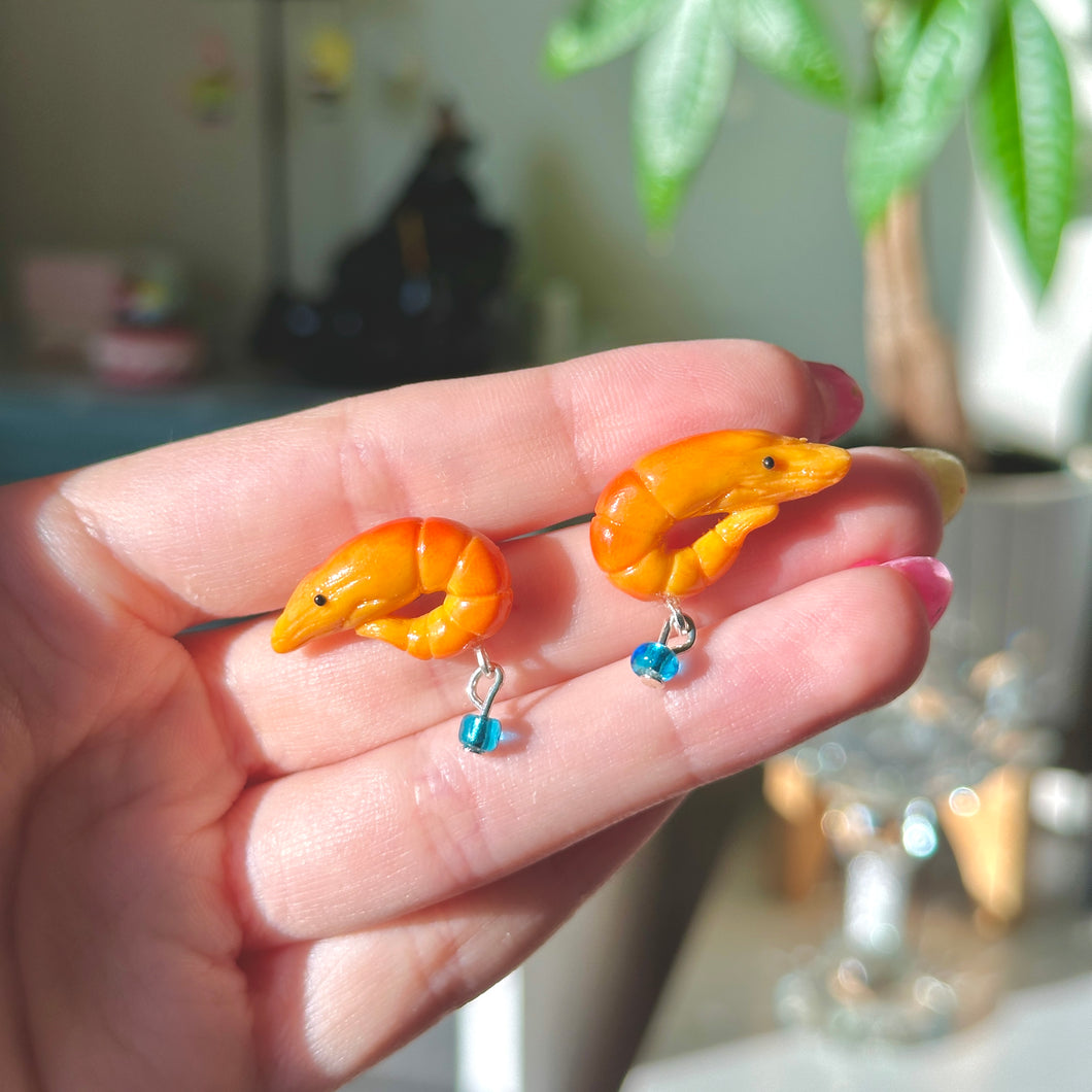 Shrimp stud earrings