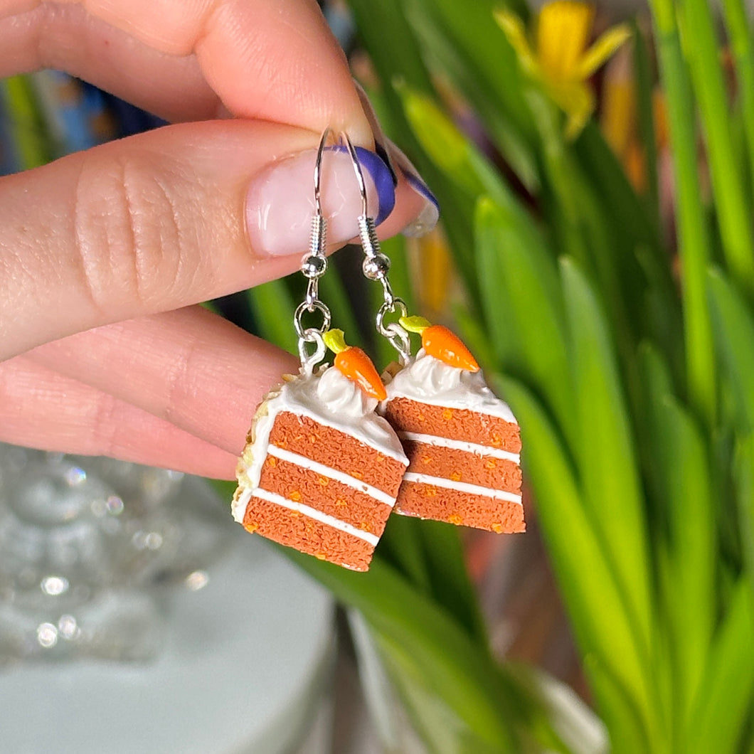 Carrot cake earrings