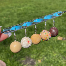 Load image into Gallery viewer, Megzbitz donuts earrings (5 earrings)
