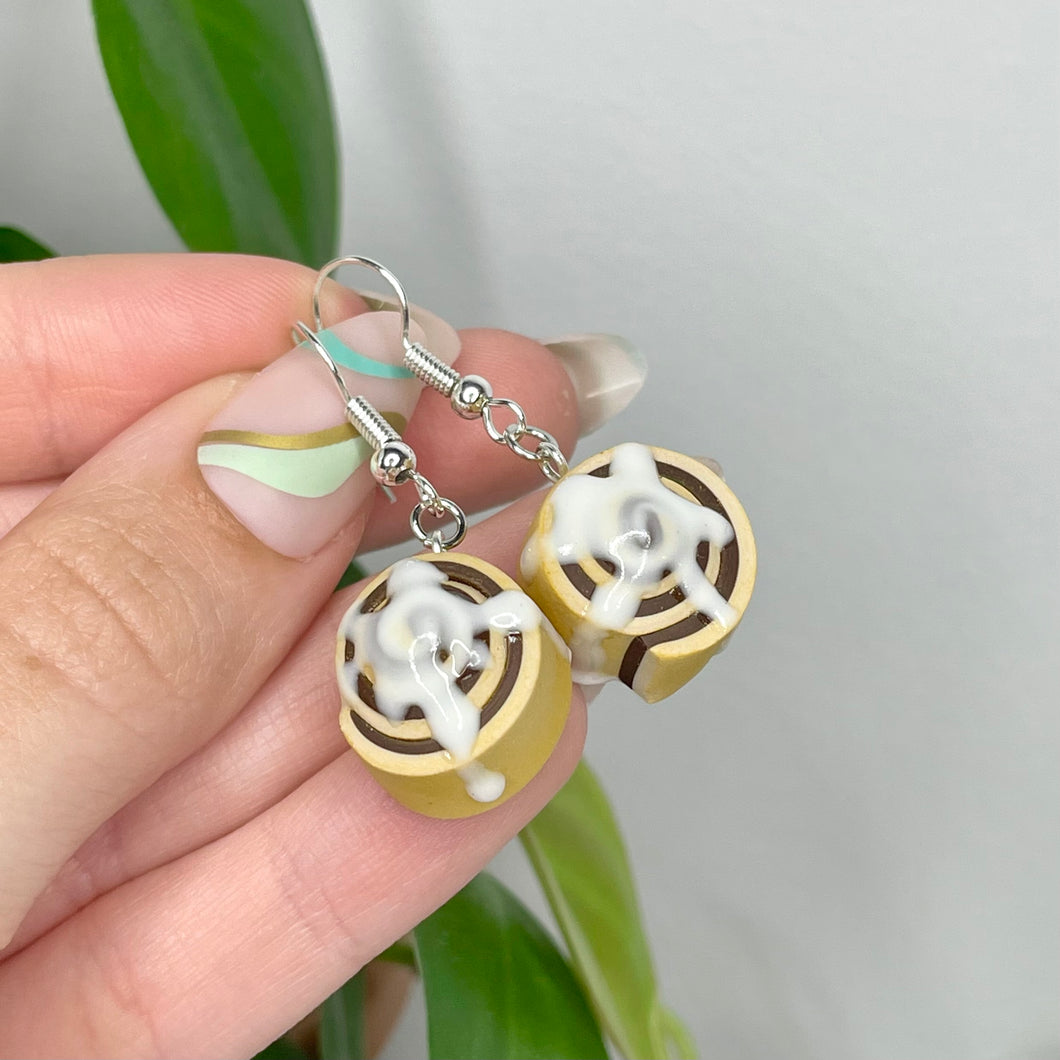 Cinnamon roll earrings