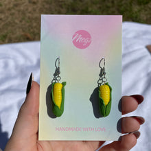 Load image into Gallery viewer, Corn earrings
