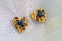 Load image into Gallery viewer, Waffle stud earrings
